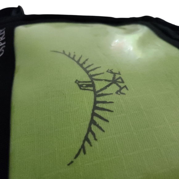 OSPREY Packs Beta Port Courier Bag - 732cu in (approx. 12L) capacity - Picture 6 of 16